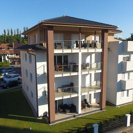 שיופוק Laguna Beach Apartmanok מראה חיצוני תמונה
