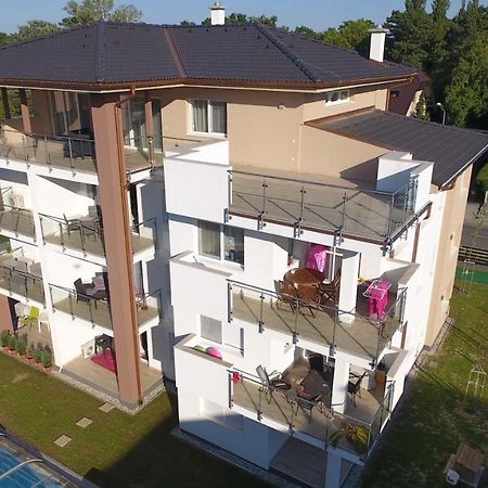 שיופוק Laguna Beach Apartmanok מראה חיצוני תמונה