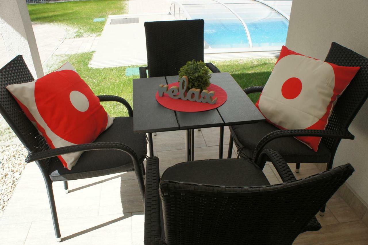 שיופוק Laguna Beach Apartmanok מראה חיצוני תמונה