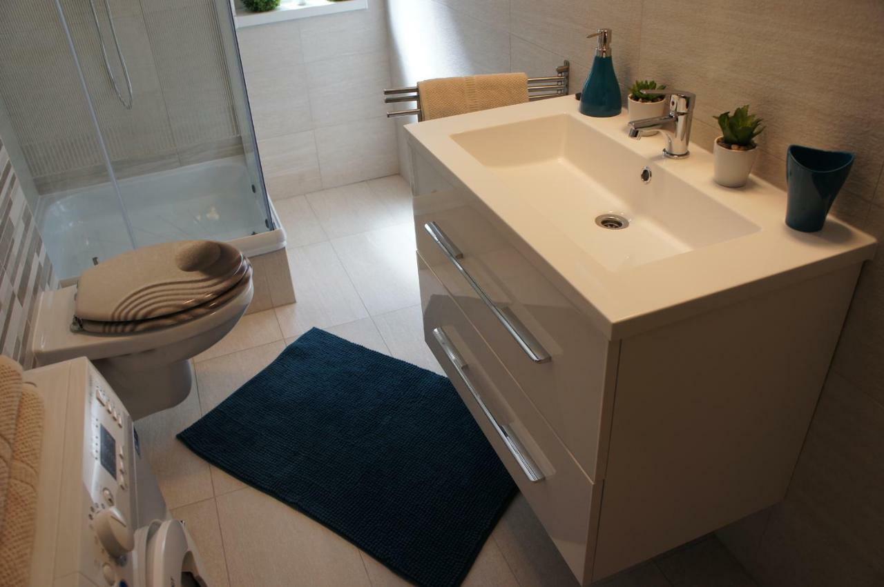 שיופוק Laguna Beach Apartmanok מראה חיצוני תמונה
